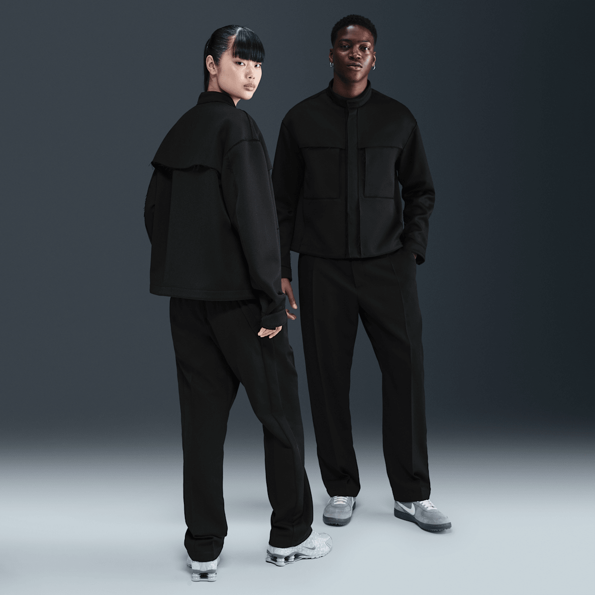 KITH NIKE コラボ　スウッシュ　パーカー　パンツ　セット　極美品 KITH NIKE コラボ スウッシュ パーカー パンツ セット 極美品 NIKE公式
